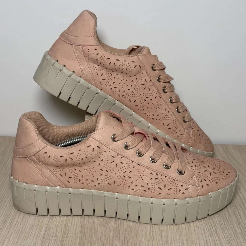 Easy Street Comfort Wave Pink Laser Cut Floral Platform Sneakers Womens 8.5